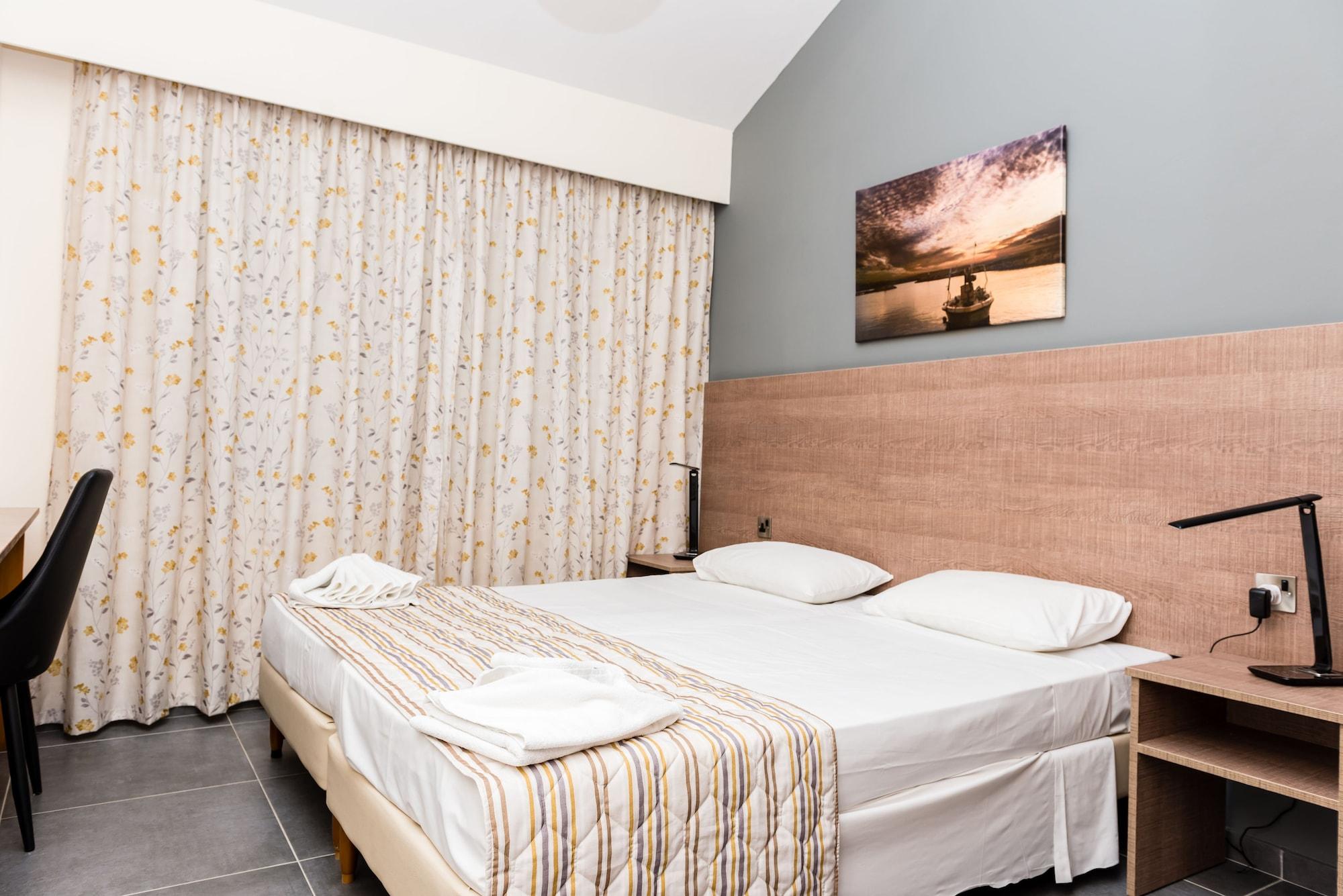 Helios 2 Apartment Пафос Екстериор снимка